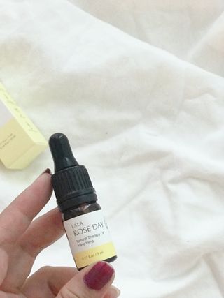 라라로즈데이 시즌2 천연 아로마오일 Y존 케어 속옷향수 이너퍼퓸 5ml  여성의 자존감을 UP시키자 — 5점을 준 리뷰어가 2021년 8월 올린 사용 사진
