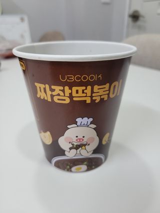 유비쿡 컵떡볶이 매운컵떡볶이2개/ 짜장컵떡볶이 2개  총 4개세트 — 5점을 준 리뷰어가 2021년 3월 올린 사용 사진