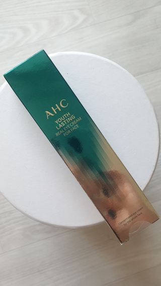 [NEW 탄력유턴 아이크림] AHC 유스 래스팅 리얼 아이크림 포 페이스 — 5점을 준 리뷰어가 2021년 2월 올린 사용 사진