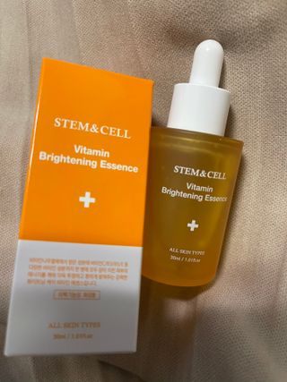 체르엠 스템앤셀 비타민 브라이트닝 에센스 30ml 1개 — 5점을 준 리뷰어가 2021년 11월 올린 사용 사진