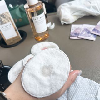 스킨1004 [SKIN1004] 마다가스카르 센텔라 라이트 클렌징 오일 200ml — 4점을 준 리뷰어가 2024년 7월 올린 사용 사진
