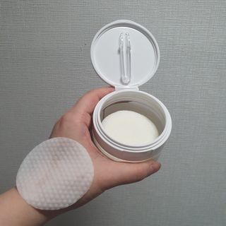 랑벨 비타 에너지 잡티 앰플 패드 65매 (투명하고 밝은 얼굴 광채패드) — 5점을 준 리뷰어가 2022년 6월 올린 사용 사진