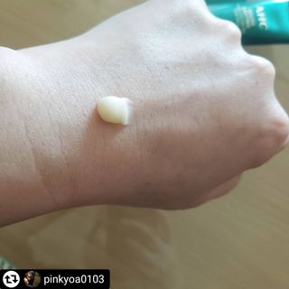 [NEW 탄력유턴 아이크림] AHC 유스 래스팅 리얼 아이크림 포 페이스 — 5점을 준 리뷰어가 2021년 2월 올린 사용 사진