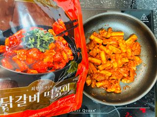 *구매평/프레시지 최현석 셰프의 닭갈비 떡볶이 (냉동) — 5점을 준 리뷰어가 2025년 9월 올린 사용 사진