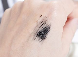 더소설 소설 블랙아이래쉬 세럼 10g(SOSEOL BLACK EYELASH SERUM 10g) — 5점을 준 리뷰어가 2023년 12월 올린 사용 사진