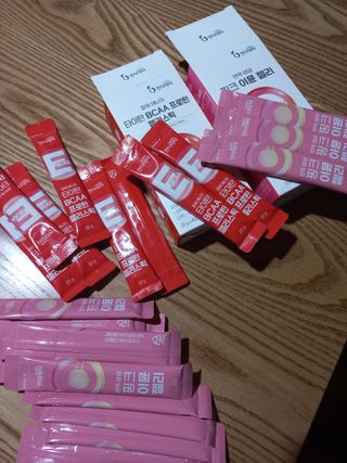 인디닥터 면역 생생 핑크 이뮨 젤리 + 타이탄 BCAA 프로틴 젤리스틱 — 5점을 준 리뷰어가 2022년 5월 올린 사용 사진