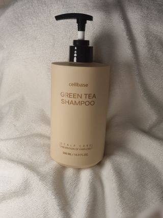 프리마인 더이상 뻣뻣하고 효과없는 탈모샴푸는 NO. 근본부터 케어하는 셀베이스 그린티샴푸(500ml) — 5점을 준 리뷰어가 2023년 3월 올린 사용 사진