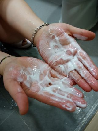 [포레스트스토리] 탈모증상완화 샴푸 1,000ml — 5점을 준 리뷰어가 2022년 8월 올린 사용 사진