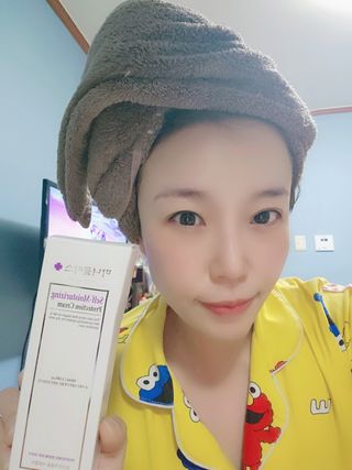 셀프 모이스처라이징 프로텍션 크림 셀프 모이스처라이징 프로텍션크림 — 5점을 준 리뷰어가 2022년 4월 올린 사용 사진
