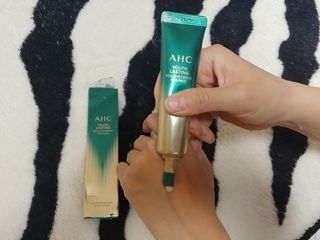 [NEW 탄력유턴 아이크림] AHC 유스 래스팅 리얼 아이크림 포 페이스 — 5점을 준 리뷰어가 2021년 4월 올린 사용 사진