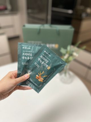 서울약사신협 약사신협_생녹용 진액_70ml x 30포 — 4점을 준 리뷰어가 2021년 7월 올린 사용 사진