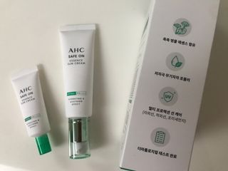[AHC] 세이프온 에센스 선크림 올리브영 스페셜 증정 기획세트 — 5점을 준 리뷰어가 2022년 6월 올린 사용 사진