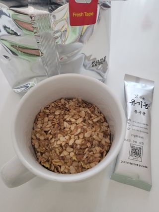 씨알푸드 유기농 쌀 시리얼 390g + 갓 구운 유기농 발아통곡물 150g — 4.5점을 준 리뷰어가 2021년 12월 올린 사용 사진