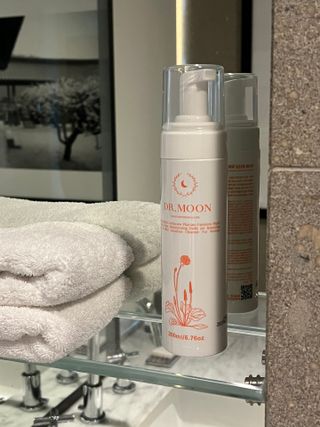 MF프리 [닥터문] 유산균 락토케어 질경초 여성청결제 200ml (폼타입) — 5점을 준 리뷰어가 2024년 8월 올린 사용 사진