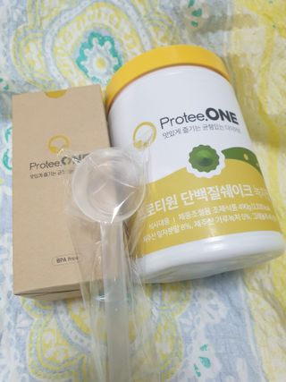 프로티원 단백질쉐이크 녹차맛 2주분 1통+보틀 — 4점을 준 리뷰어가 2021년 4월 올린 사용 사진