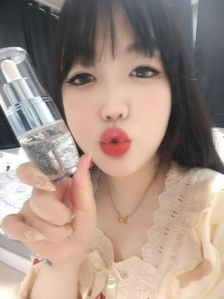나우 [리브엠] 화해 1등 수분앰플 , 엑소코어 워터풀 텐션 앰플 — 5점을 준 리뷰어가 2024년 12월 올린 사용 사진