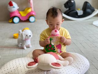 유비맘 트라이탄 코니빨대컵_컬러 랜덤 발송 — 5점을 준 리뷰어가 2021년 3월 올린 사용 사진