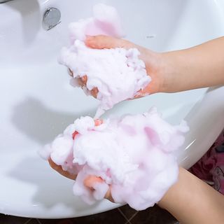 주식회사 권브라더스 [권브라더스] 목욕놀이 필수템, 핑키공주 유아버블클렌저 300ml 대용량 몽글몽글 구름 속 딸기향 — 5점을 준 리뷰어가 2022년 1월 올린 사용 사진
