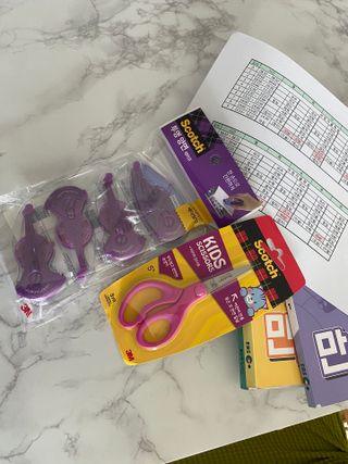 3M 스카치 어린이 양손 가위 블루/핑크색상 + 어린이 양면테이프 — 4.5점을 준 리뷰어가 2024년 3월 올린 사용 사진