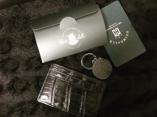 헤임달 Glossy 악어가죽 카드지갑 — 5점을 준 리뷰어가 2021년 5월 올린 사용 사진