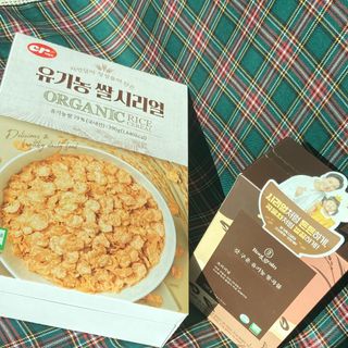씨알푸드 유기농 쌀 시리얼 390g + 갓 구운 유기농 발아통곡물 150g — 4.5점을 준 리뷰어가 2021년 12월 올린 사용 사진