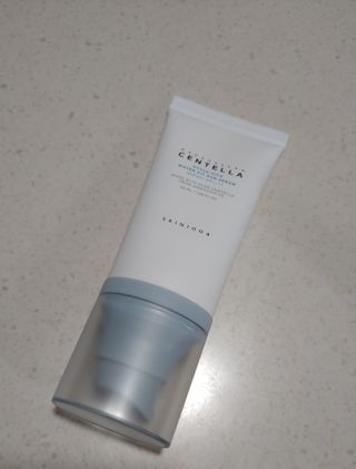 [스킨1004] 마다가스카르 센텔라 히알루-시카 워터핏 선세럼 50ml — 5점을 준 리뷰어가 2024년 5월 올린 사용 사진