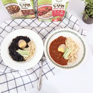 [풀무원] 식물성 저당질식 세트, 두부면 매콤라구파스타와 두부면 직화짜장 — 4점을 준 리뷰어가 2021년 3월 올린 사용 사진