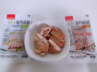 굽네몰 [굽네] 훈제 닭가슴살 2종 6팩 — 5점을 준 리뷰어가 2021년 8월 올린 사용 사진
