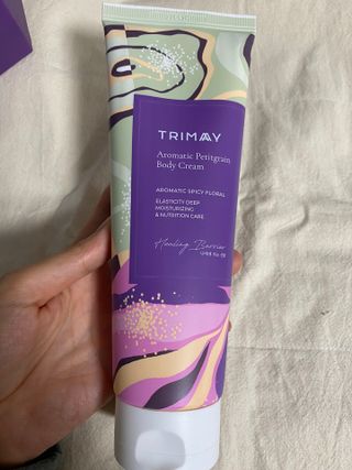 트리마이 주름개선 기능성의 퍼퓸 바디케어, 힐링 베리어 바디크림 3종 택1 — 4.5점을 준 리뷰어가 2022년 10월 올린 사용 사진