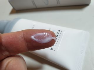 [스킨1004] 마다가스카르 센텔라 히알루-시카 워터핏 선세럼 50ml — 5점을 준 리뷰어가 2024년 5월 올린 사용 사진