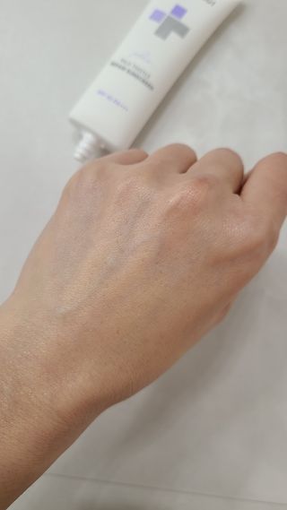 바노바기 코스메틱 바노바기 밀크씨슬 리페어 시카 선스크린 플러스 50ml — 5점을 준 리뷰어가 2023년 2월 올린 사용 사진