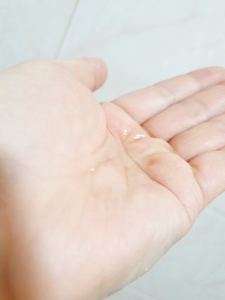 썸헤어 / SUMHAIR 썸헤어 실키 테라피 헤어 에센스 — 5점을 준 리뷰어가 2021년 4월 올린 사용 사진