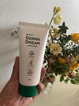 ★스마트 스토어 [올바이오] 더마크림 라이트 크림 130ml 저자극 보습 가려움개선 — 5점을 준 리뷰어가 2025년 1월 올린 사용 사진