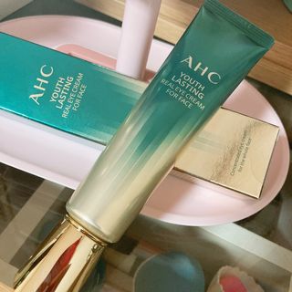 [NEW 탄력유턴 아이크림] AHC 유스 래스팅 리얼 아이크림 포 페이스 — 5점을 준 리뷰어가 2021년 2월 올린 사용 사진