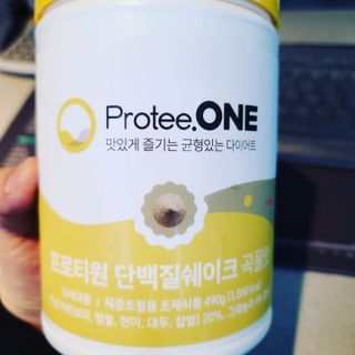 프로티원 단백질쉐이크 곡물맛 2주분 1통+보틀 — 5점을 준 리뷰어가 2021년 4월 올린 사용 사진