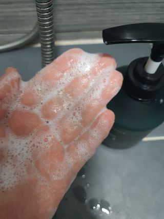 르핸스 퍼포밍 5 샴푸 비반트 포렛/베티버 포그 — 5점을 준 리뷰어가 2023년 2월 올린 사용 사진