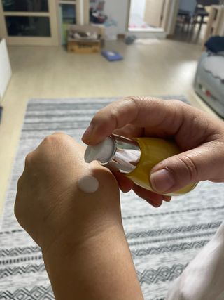 [후르디아] 미백 기능성 감귤 브라이트닝 세럼 — 5점을 준 리뷰어가 2022년 5월 올린 사용 사진