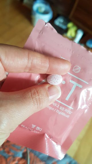 입 냄새 완화에 도움을 주는 에티켓 캔디 복숭아맛 앳캔디 — 4점을 준 리뷰어가 2020년 12월 올린 사용 사진