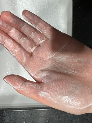 로우퀘스트 베리어 인핸싱 클렌저 190ml — 5점을 준 리뷰어가 2023년 10월 올린 사용 사진