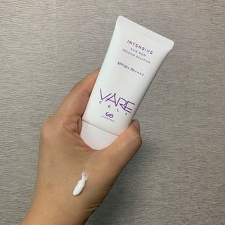 바르셀 톤업 무기자차 자외선차단제 순한 선크림 인텐시브 선 젠 50ml — 3점을 준 리뷰어가 2021년 11월 올린 사용 사진