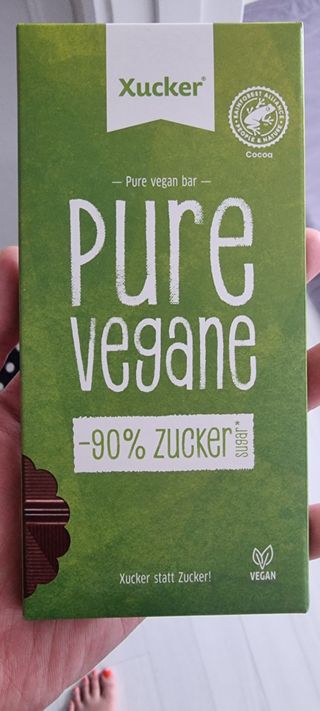 당류2g 자일리톨로 단맛을낸 슈카 퓨어비건 무설탕초콜릿 Xucker vegan 2개입 — 5점을 준 리뷰어가 2021년 4월 올린 사용 사진
