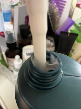 [포레스트스토리] 탈모증상완화 샴푸 1,000ml — 5점을 준 리뷰어가 2022년 3월 올린 사용 사진