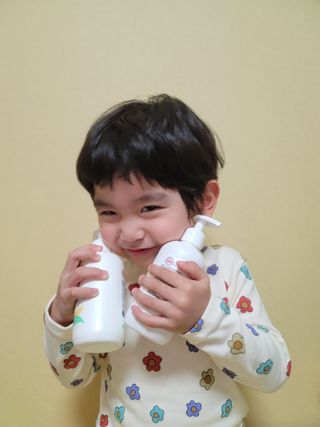 mom e 맘이 내추럴 베이비 케어 샴푸앤바스+로션 — 5점을 준 리뷰어가 2021년 1월 올린 사용 사진