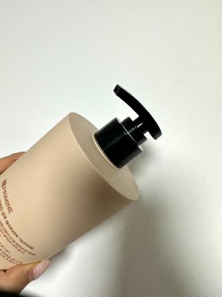 프리마인 더이상 뻣뻣하고 효과없는 탈모샴푸는 NO. 근본부터 케어하는 셀베이스 그린티샴푸(500ml) — 4.5점을 준 리뷰어가 2023년 5월 올린 사용 사진