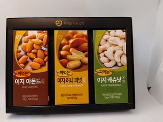 짜먹는 이지견과 짜먹는 이지아몬드, 짜먹는 이지허니피넛, 짜먹는 이지캐슈넛 각 10g X  10포 — 4점을 준 리뷰어가 2021년 3월 올린 사용 사진