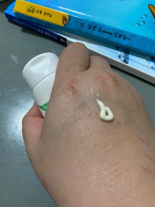 mom e 맘이 내추럴 베이비 케어 크림+바디오일 — 5점을 준 리뷰어가 2021년 1월 올린 사용 사진