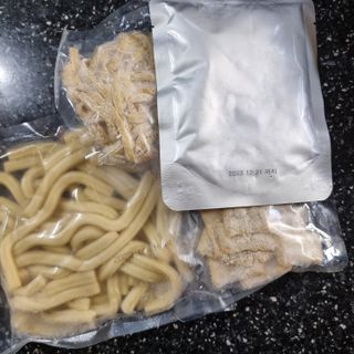 [푸딩팩토리] 즉석누들떡볶이 540g + 대구전통 납작만두 260g — 4.5점을 준 리뷰어가 2022년 12월 올린 사용 사진