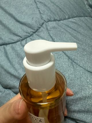 스킨1004 [SKIN1004] 마다가스카르 센텔라 라이트 클렌징 오일 200ml — 5점을 준 리뷰어가 2024년 7월 올린 사용 사진