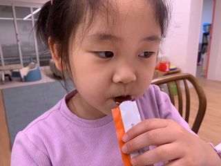 베거스코리아 [콜리케어] 키즈 홍삼콜리 딸기맛 14포 — 5점을 준 리뷰어가 2021년 11월 올린 사용 사진