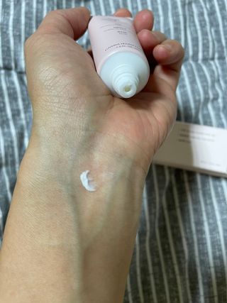 러브모아 향수 고체향수 승무원 고체향수 바르는 향수 니치향수 도손 우드세이지 앤 씨솔트 — 5점을 준 리뷰어가 2022년 10월 올린 사용 사진